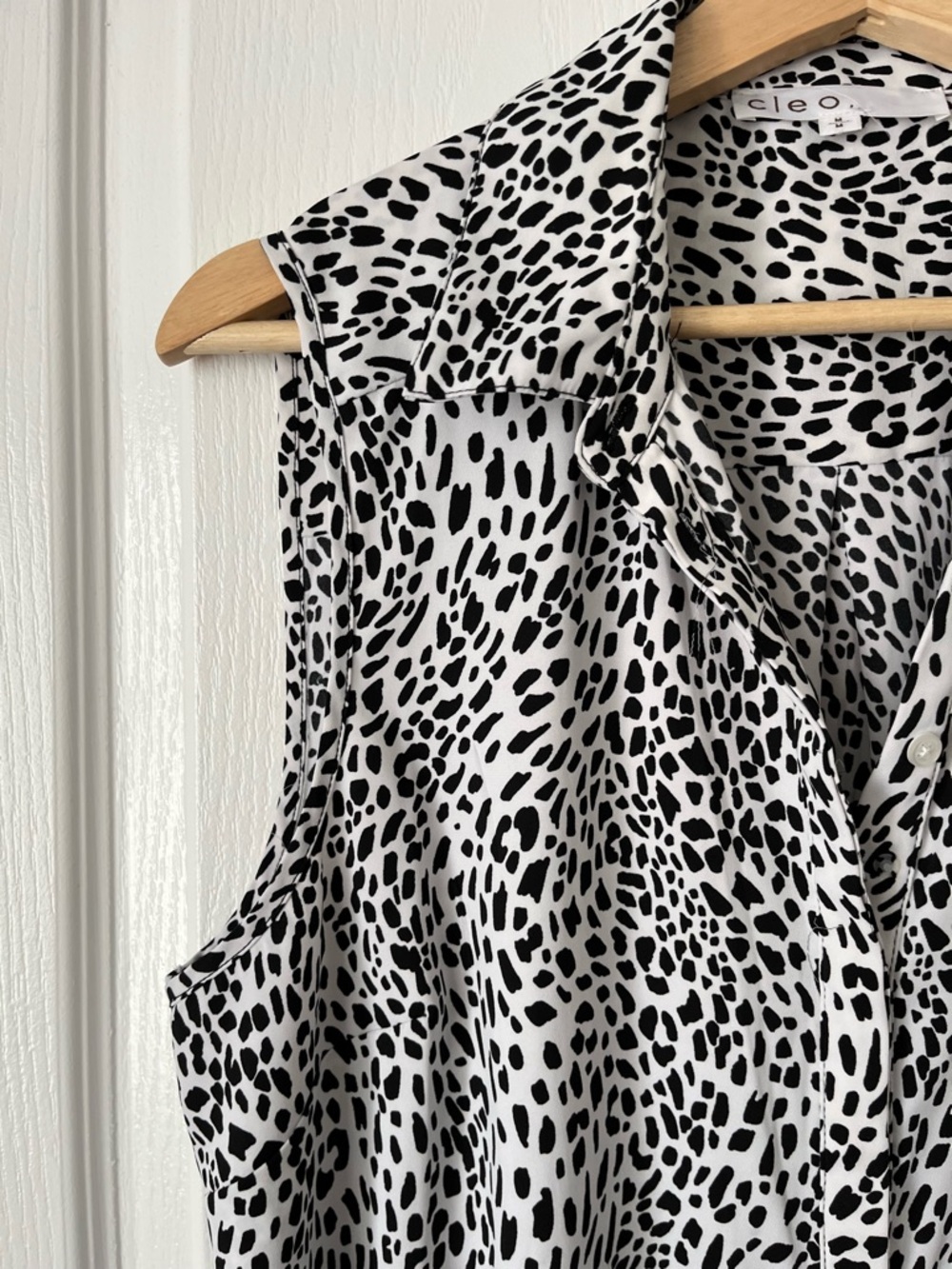 CLEO Black & White Print Sleeveless Blouse Medium - Picture 6 of 15